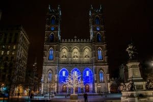 Basilique Notre-Dame, séjour romantique, St-Sulpice Hôtel Montréal, à voir vieux montréal, promenade romantique, Montréal, aura, spectacle aura