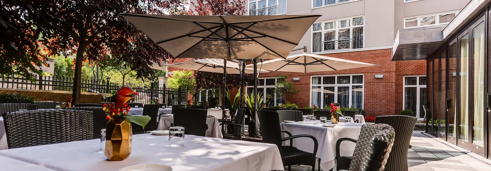 Enjoy a tasty experience at Oskar restaurant and garden terrace located in the saint-sulpice hotel montreal